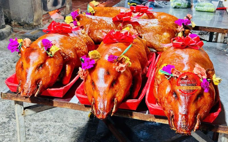 Giá Heo Quay Cúng Tất Niên Hôm Nay Bao Nhiêu?
