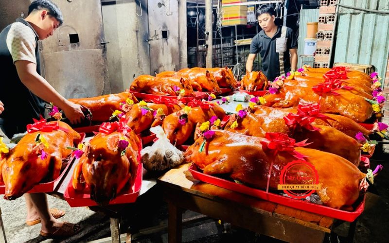 Heo Quay Cúng Tất Niên